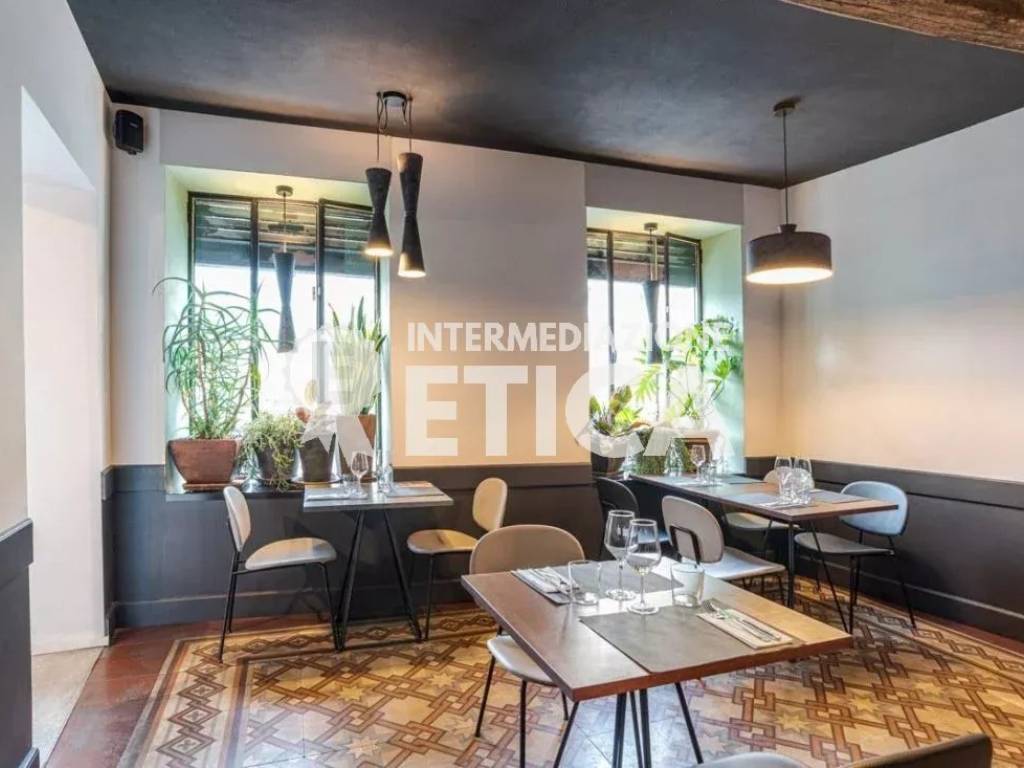 negozio in vendita a Roma in zona Ostia