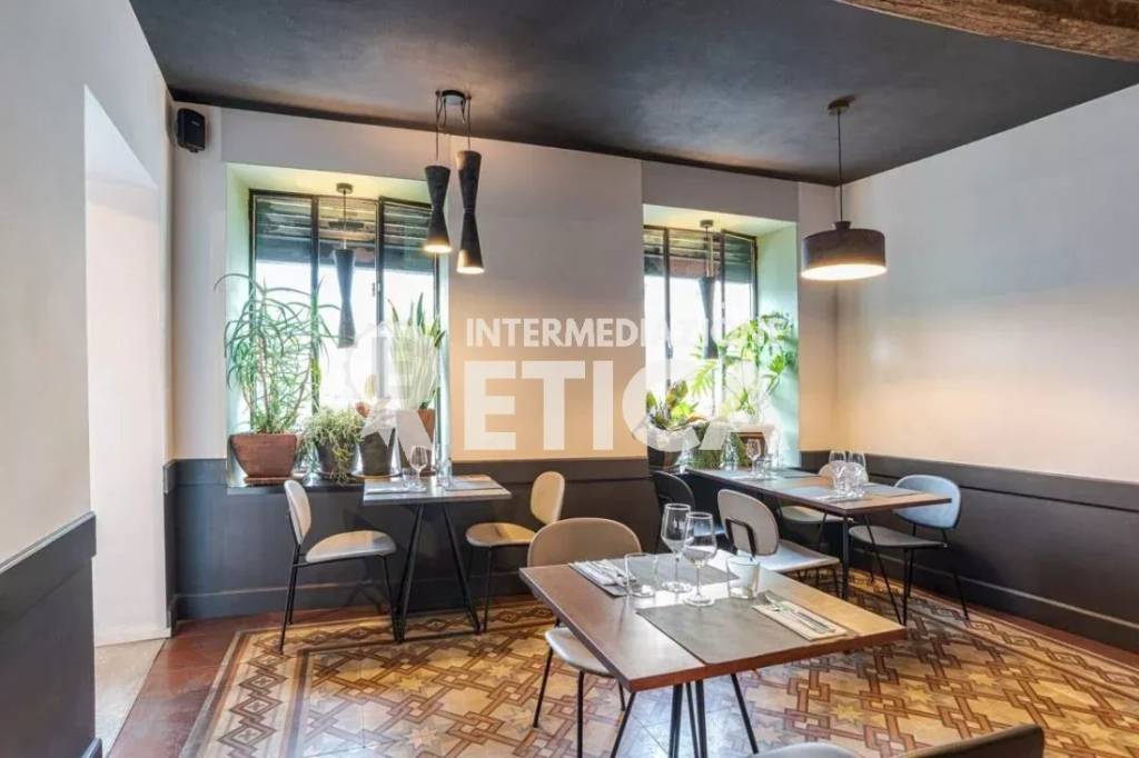 negozio in vendita a Roma in zona Ostia