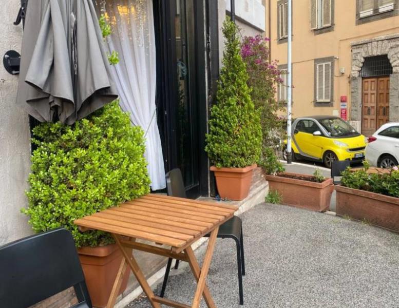 negozio in vendita a Roma in zona Monte Sacro/Talenti