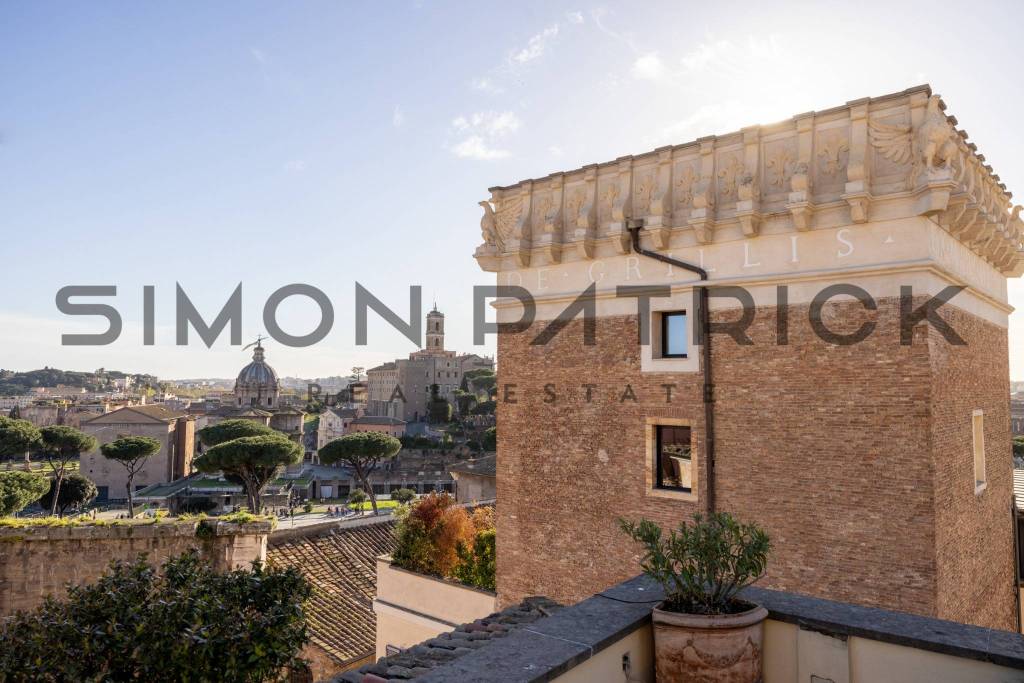 appartamento in vendita a Roma in zona Rione Monti/Campitelli