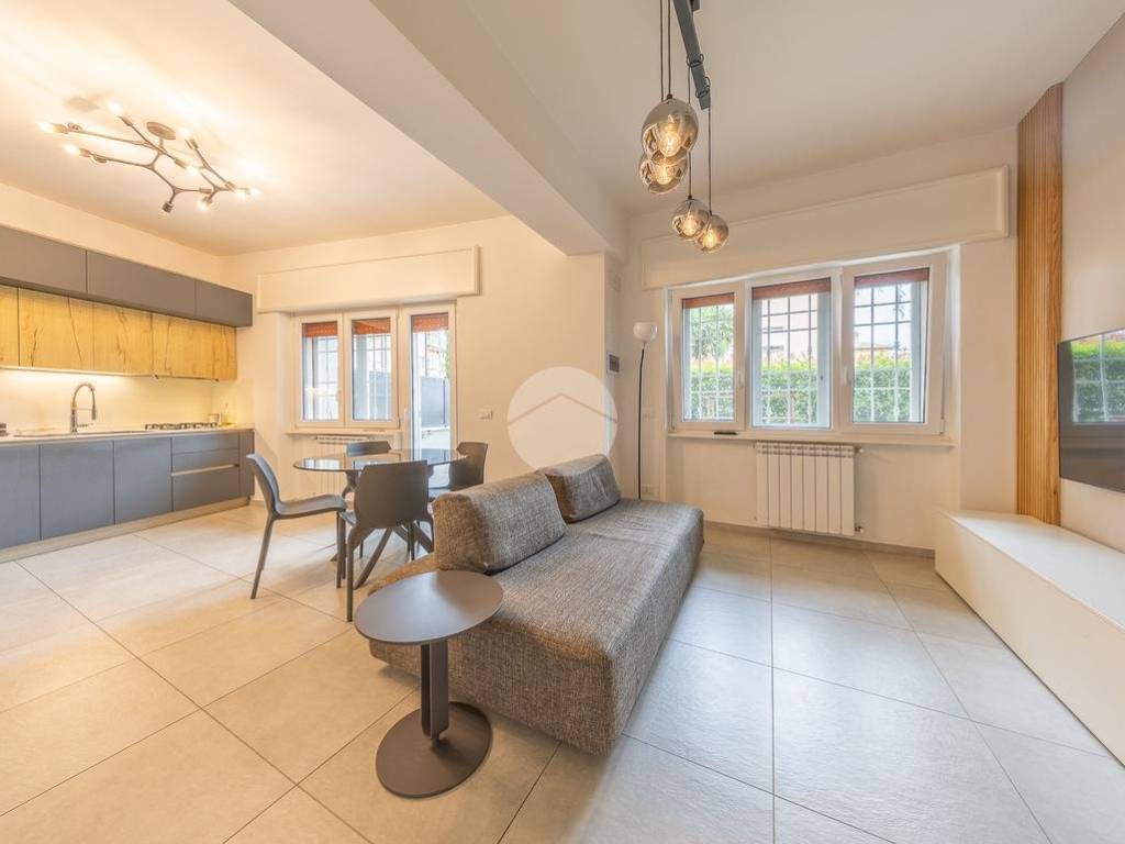 appartamento in vendita a Roma in zona Appio Claudio