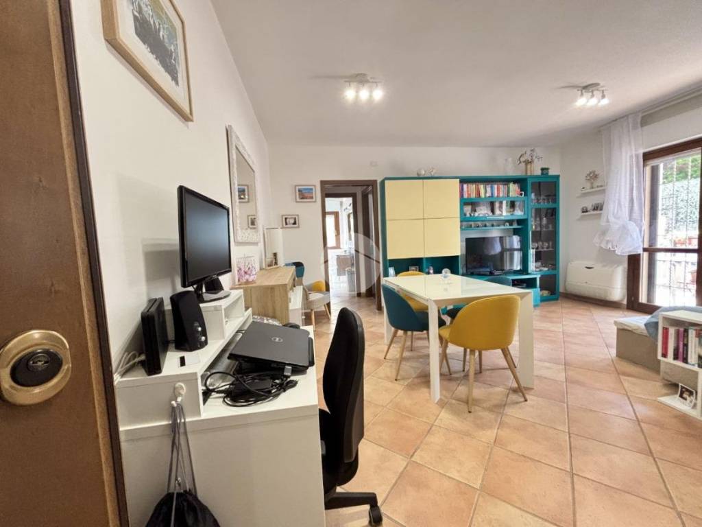 appartamento in vendita a Roma in zona Corviale