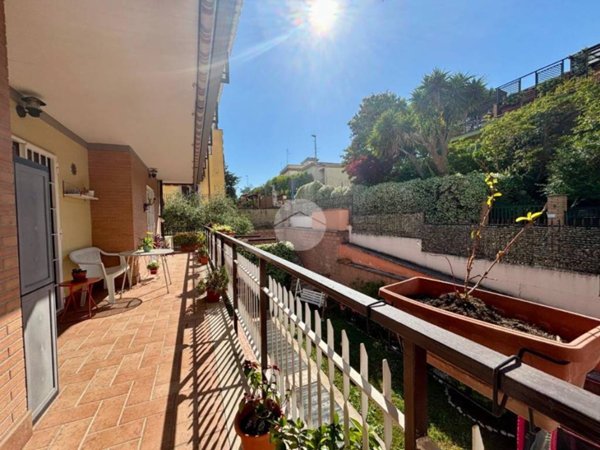 appartamento in vendita a Roma in zona Corviale