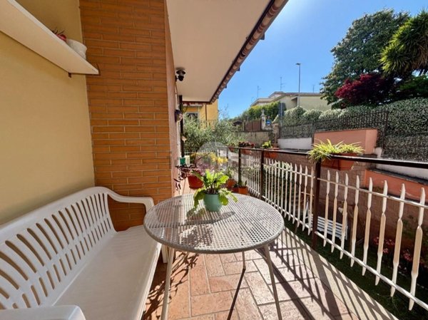 appartamento in vendita a Roma in zona Corviale