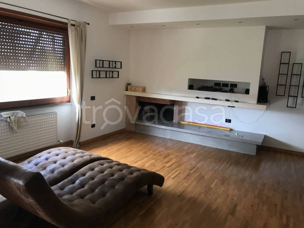 appartamento in vendita a Roma in zona Infernetto