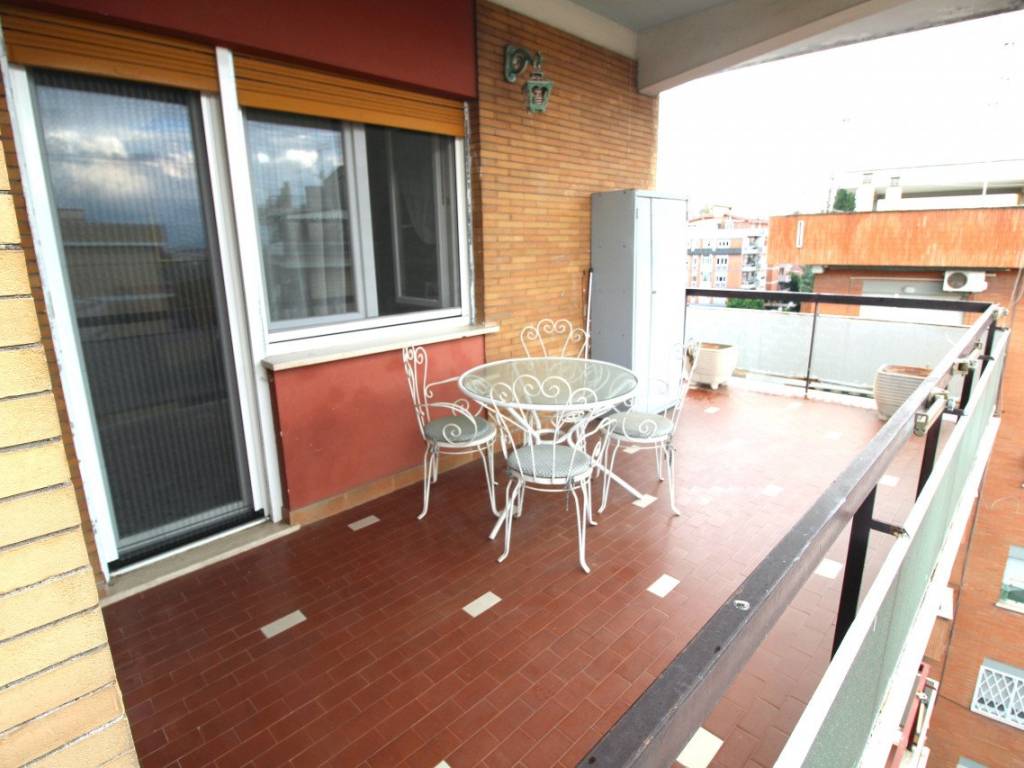 appartamento in vendita a Roma in zona Portuense