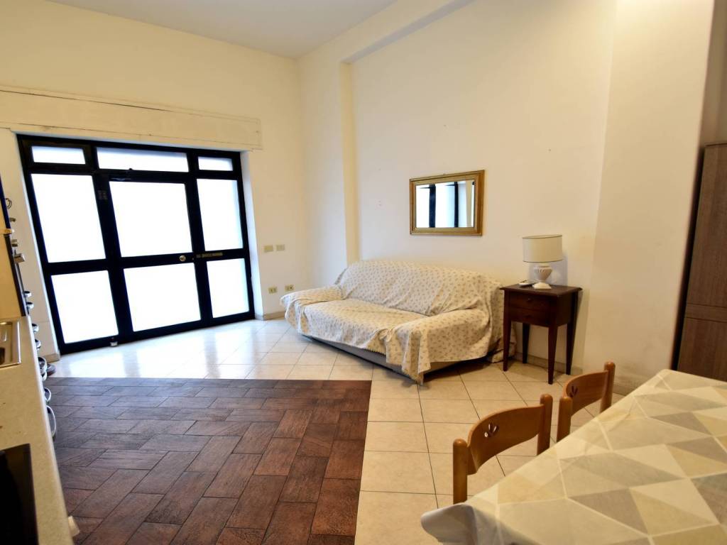 negozio in vendita a Roma in zona Portuense