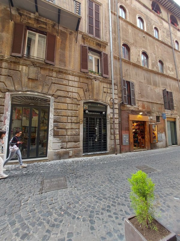 negozio in vendita a Roma in zona Campo Marzio