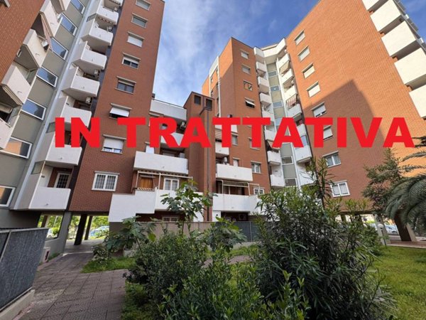 appartamento in vendita a Roma in zona Torre Spaccata