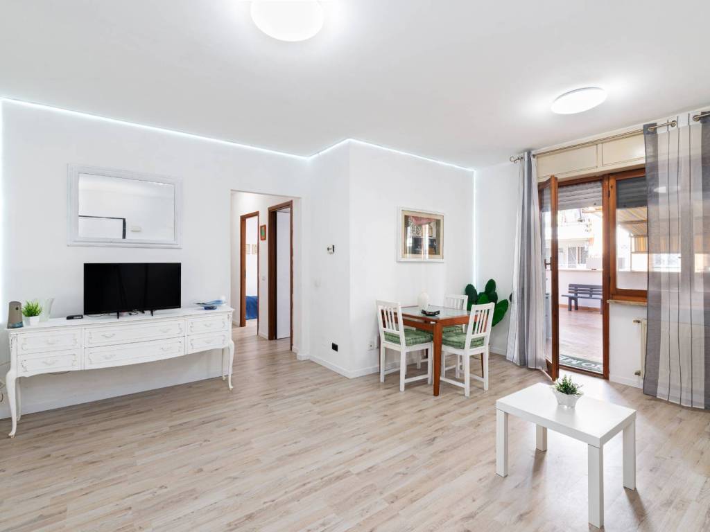 appartamento in vendita a Roma in zona Acilia