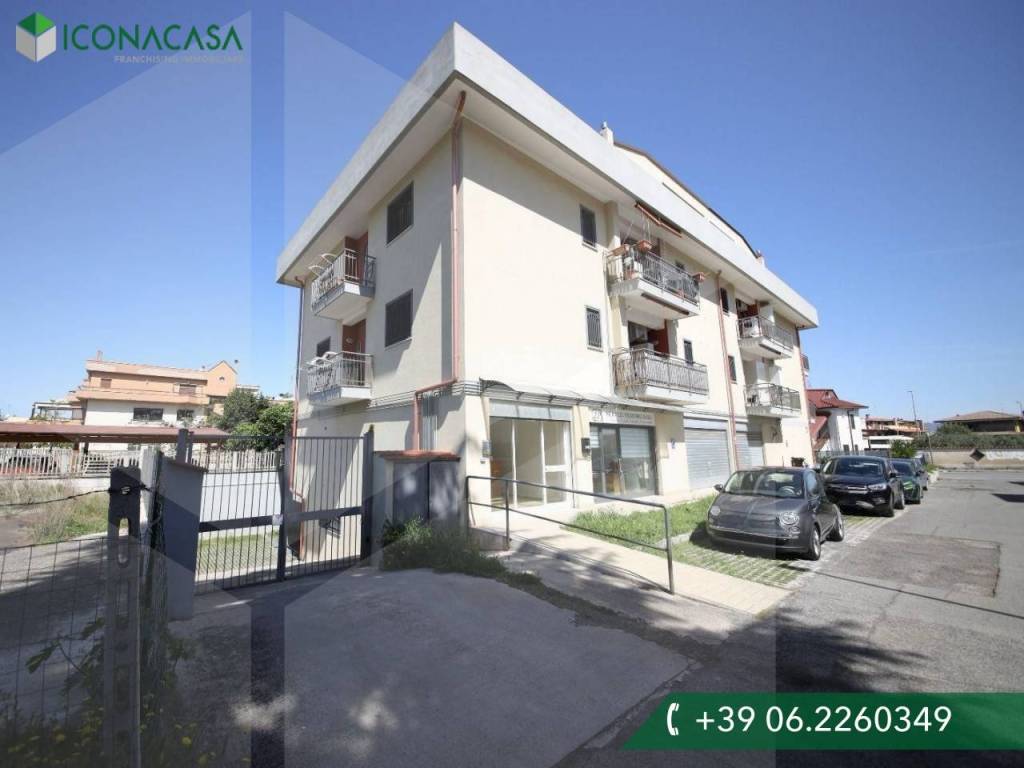 appartamento in vendita a Roma in zona Castelverde