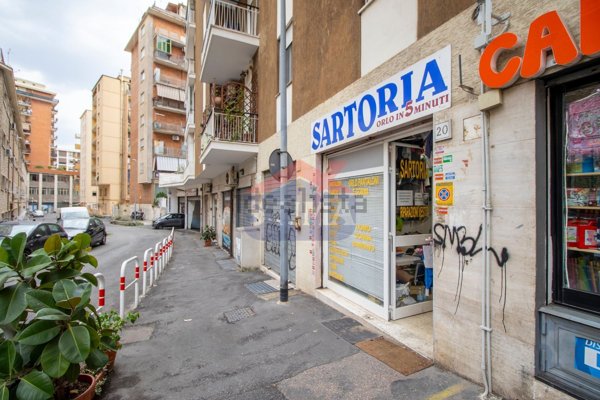 locale commerciale in vendita a Roma in zona Pietralata