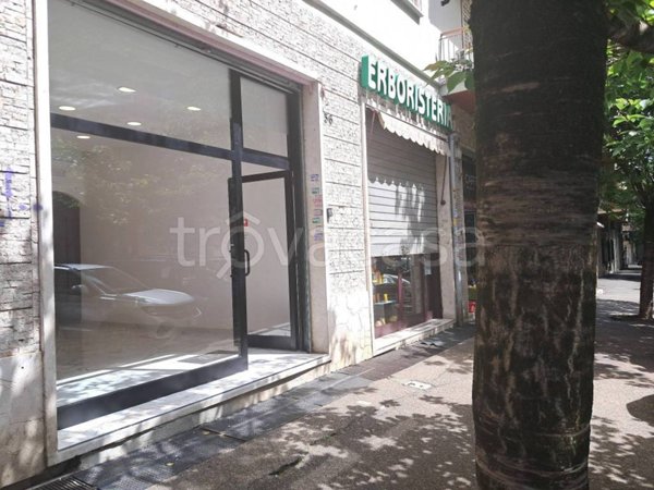 negozio in vendita a Roma in zona Appio Latino