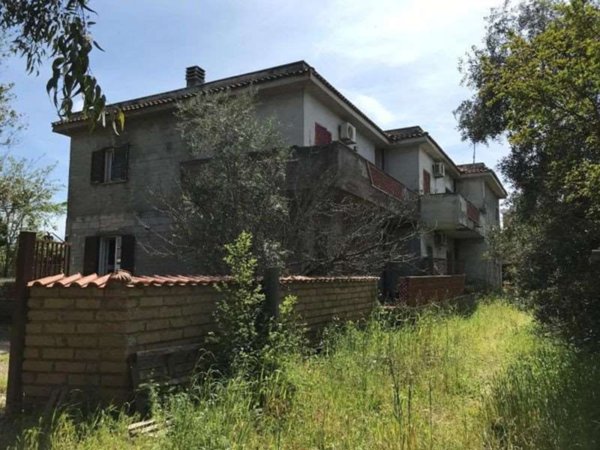 casa indipendente in vendita a Roma in zona Longarina