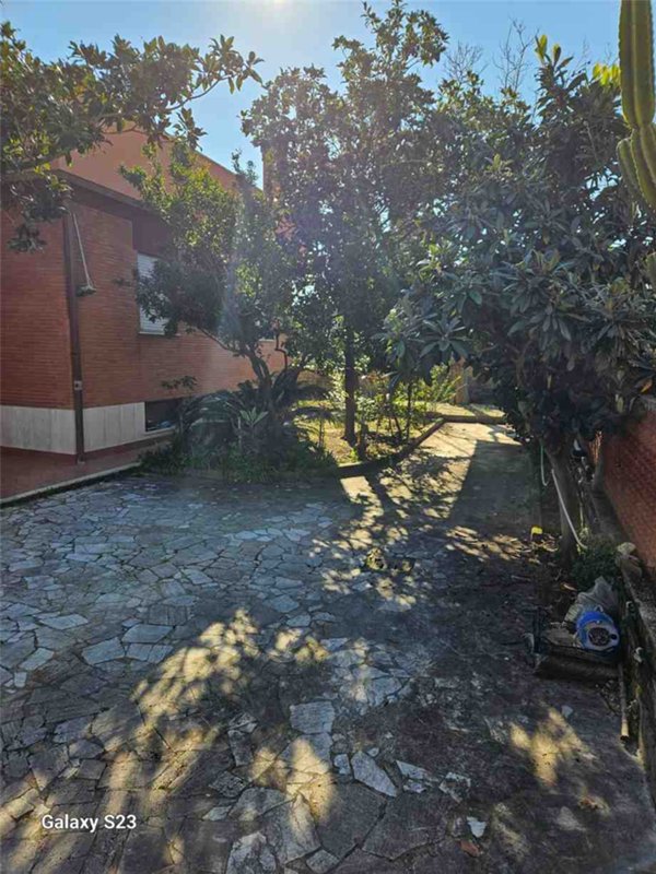 casa indipendente in vendita a Roma in zona Acilia