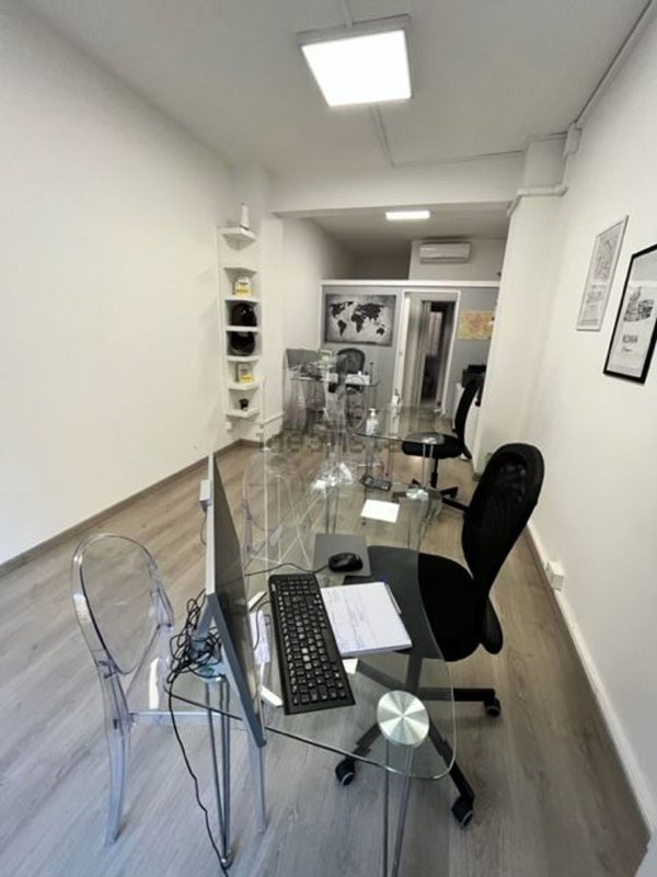 locale commerciale in vendita a Roma in zona Ostiense