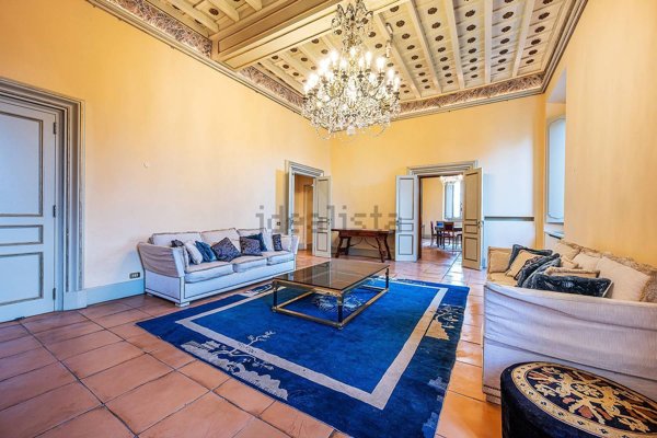 appartamento in vendita a Roma in zona Pigna - Sant'Angelo