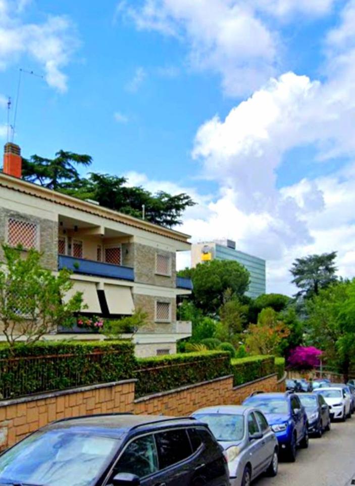appartamento in vendita a Roma in zona EUR