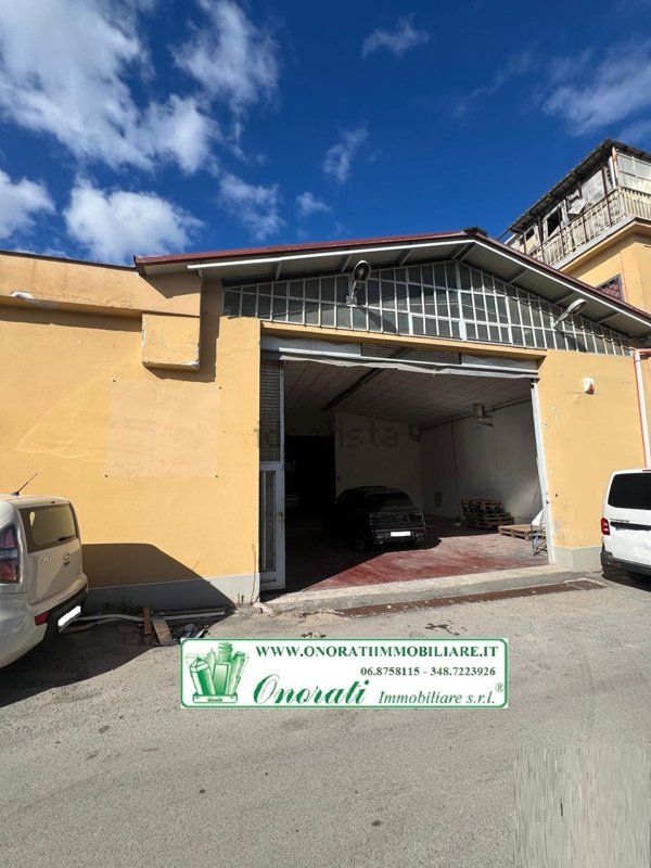 capannone in vendita a Roma in zona Settecamini
