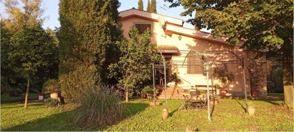 casa indipendente in vendita a Roma in zona Castel di Guido