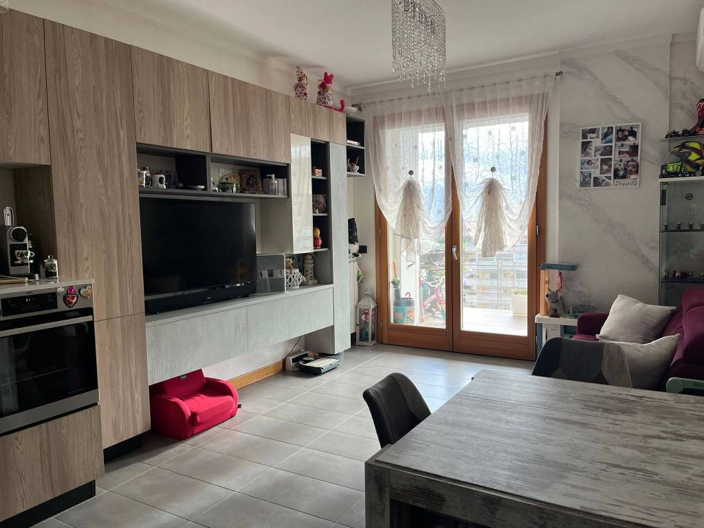 appartamento in vendita a Roma in zona Castel di Leva