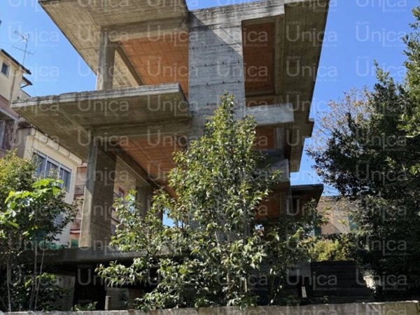 casa indipendente in vendita a Roma in zona Primavalle