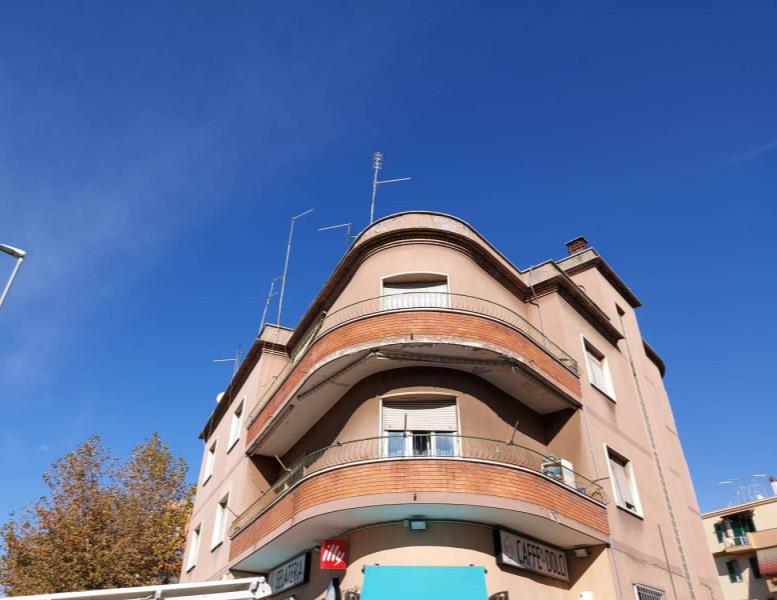 locale commerciale in vendita a Roma in zona Tor Sapienza
