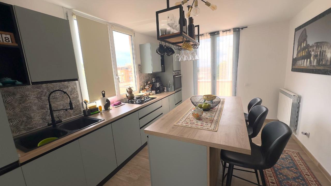 appartamento in vendita a Roma in zona Ostiense