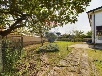 casa indipendente in vendita a Roma