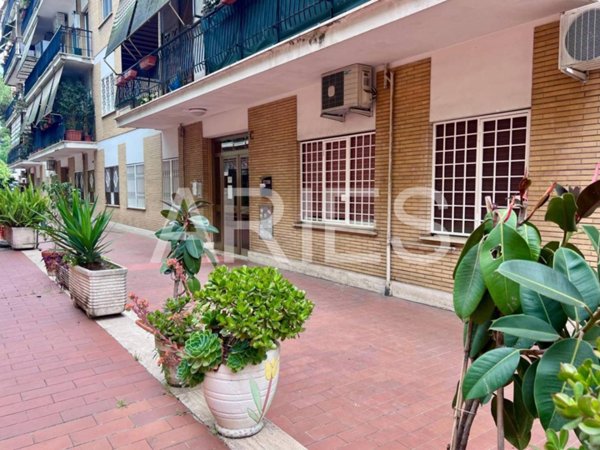 appartamento in vendita a Roma in zona Casal Palocco