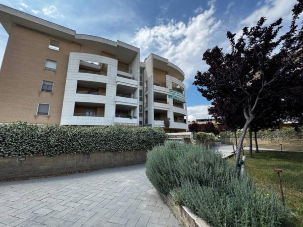 appartamento in vendita a Roma in zona Acilia