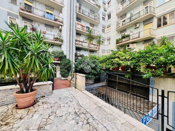 appartamento in vendita a Roma in zona Appio Latino