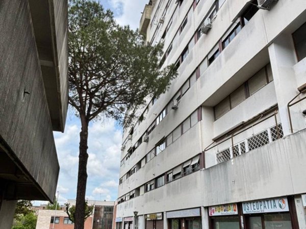appartamento in vendita a Roma in zona Spinaceto
