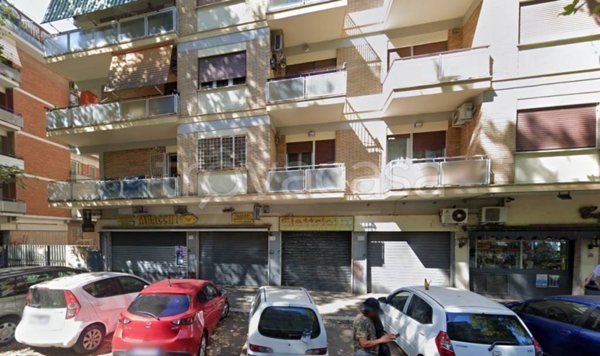 negozio in vendita a Roma in zona Ostia