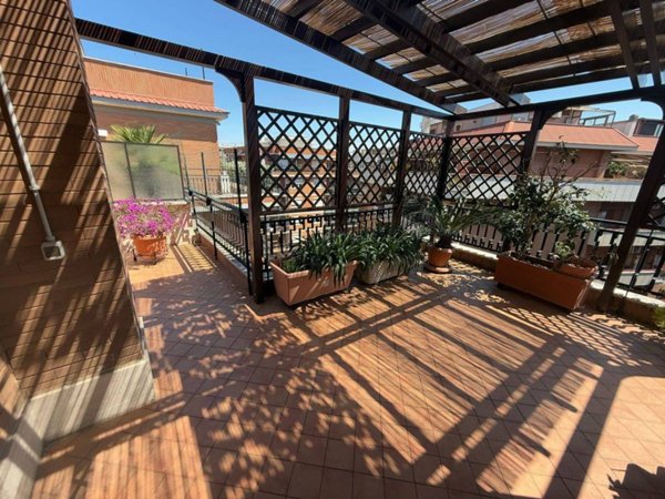 appartamento in vendita a Roma in zona Ostia