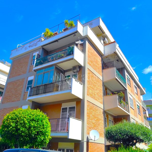 appartamento in vendita a Roma in zona Primavalle