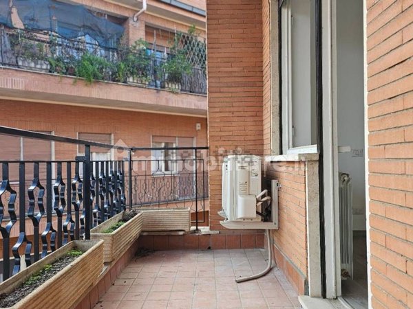 appartamento in vendita a Roma in zona Tomba di Nerone