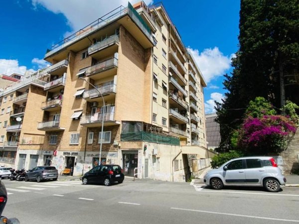 appartamento in vendita a Roma in zona Giuliano Dalmata