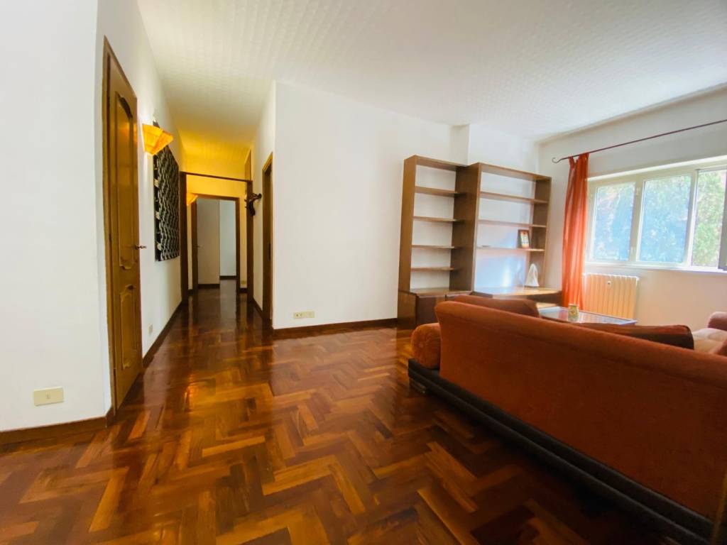 appartamento in vendita a Roma in zona Ostiense