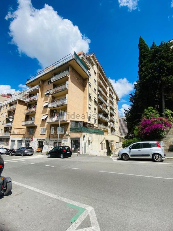 appartamento in vendita a Roma in zona Ostiense