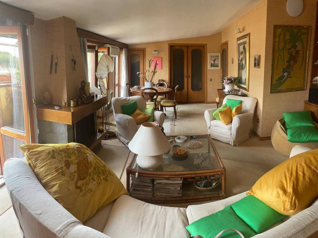 appartamento in vendita a Roma in zona Tor de' Cenci