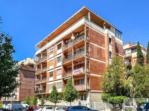 appartamento in vendita a Roma in zona Ardeatino