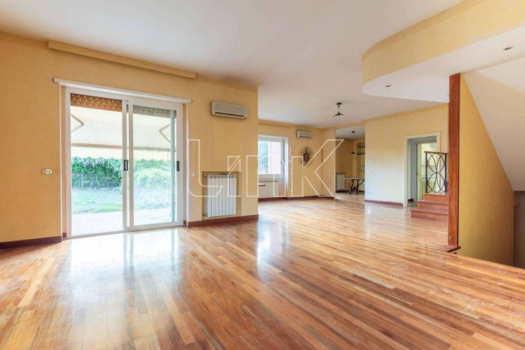 casa indipendente in vendita a Roma in zona Tor di Quinto