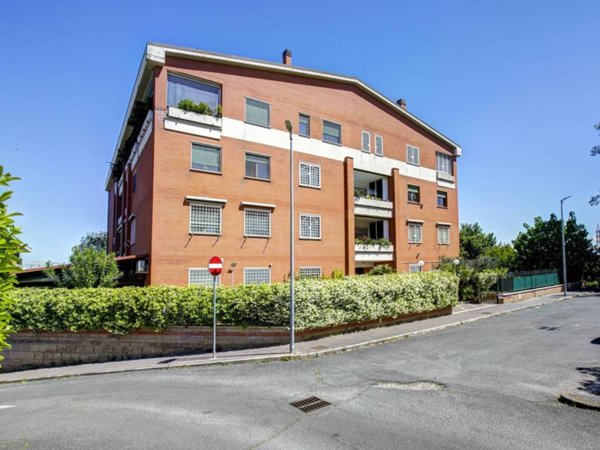 appartamento in vendita a Roma in zona Castel di Leva