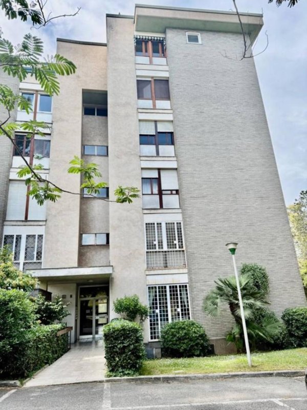 appartamento in vendita a Roma in zona EUR