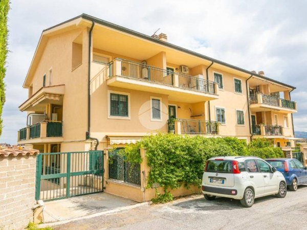 appartamento in vendita a Roma in zona Castelverde