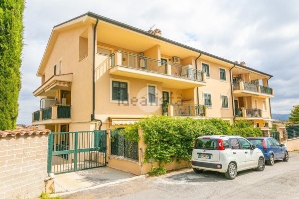 appartamento in vendita a Roma in zona Castelverde