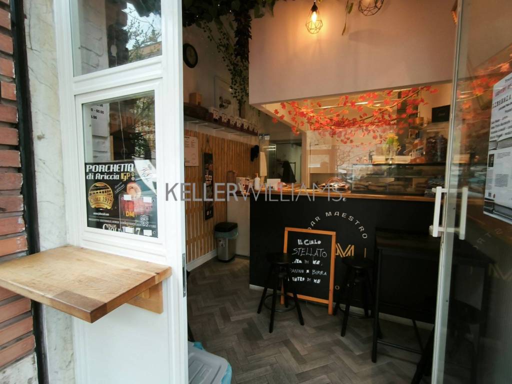 negozio in vendita a Roma in zona Ostiense