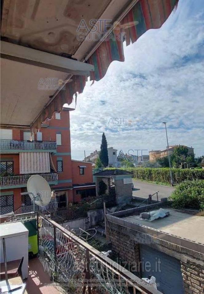 appartamento in vendita a Roma in zona Lunghezza
