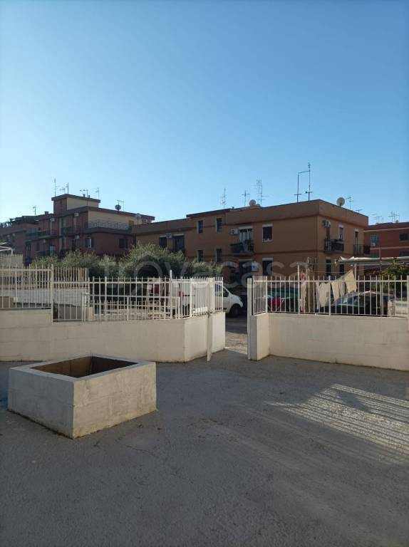 appartamento in vendita a Roma in zona Torre Angela